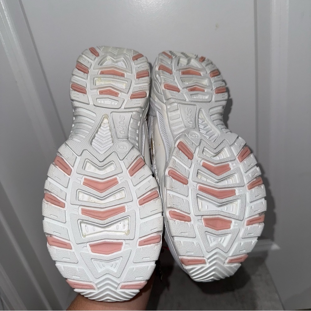 Soho White Sneakers Size 6 - Picture 7 of 7